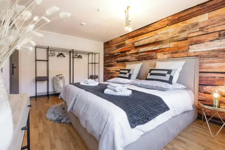 Stylish and cozy two-room apartment with balcony in the Bergisches Land Отели в г. Оденталь