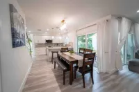 Beautiful Miami Family Lake House OR in Tranquil Community 3 Beds/2Bath 6 Guests