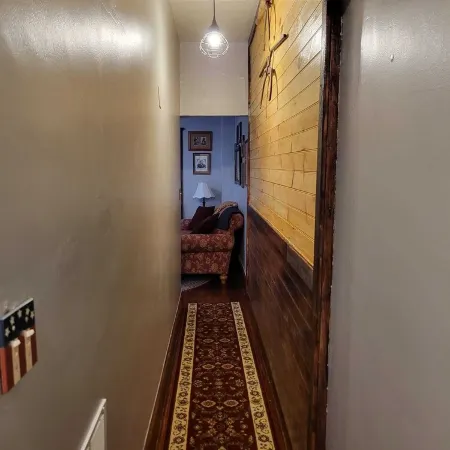 The Ridge is a Cozy 2-bedroom/1 bath Apartment Short walk to downtown Gettysburg
