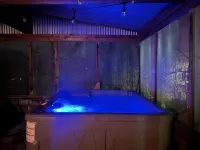 That Dam Cabin - Outdoor Living - Hot Tub, 65” TV, & Blackstone Griddle!