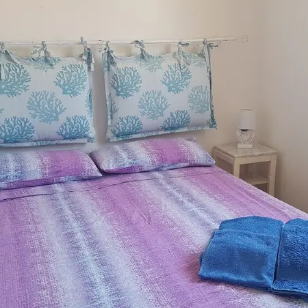 Attic with sea view just 30 meters from the beaches with parking space in the courtyard!