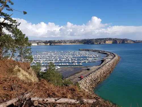 F2 Sea and Morgat beach view with small balcony