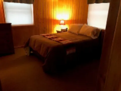 Private Lakefront Log Cabin