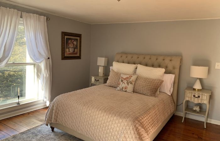 The Manse at Warm Springs - 5 bdrm, pet friendly, 1 mi from Warm Springs Pools