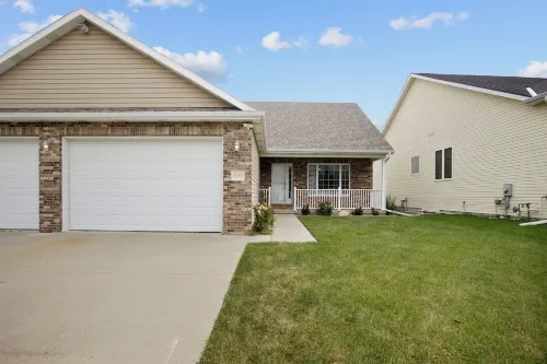 Spacious 5BD - UNL 5mins - BBQ, Games & Backyard