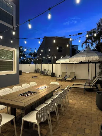 The Saltwater House - Space Coast townhouse only 1/2 a mile from the beach