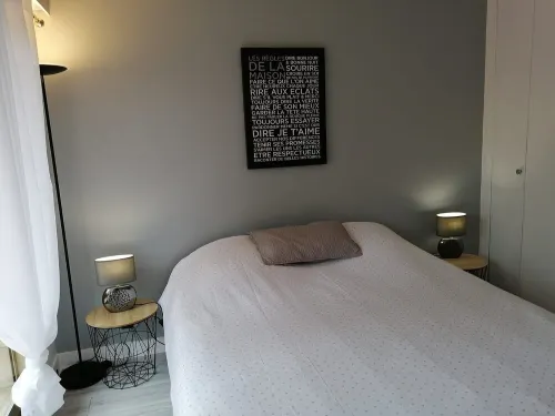 2-room luxury apartment with terrace near beach and town center