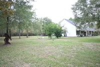 Modern Farmhouse in Wallisville!