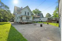 Craftsmen Style Home near campus and downtown