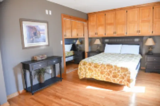 Townhome with Botanical Garden,  Pond, Pool Access, Arcade, and Theater