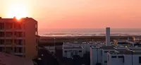 4-person air-conditioned apartment with direct beach access
