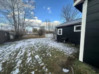 The Black House - 3 Beds - 2 Bed Rooms - Laundry Room ~ Close to Fishing!