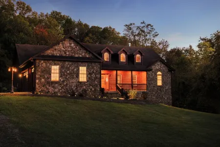 Luxury Lodge Fire Pit, Hot Tub, & Sauna