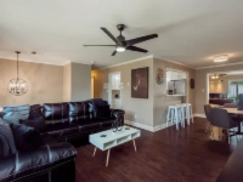 Knoxville Eden East Hotels in Powell