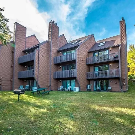 Stunning 2BR with Mountain Views - Nordic Village