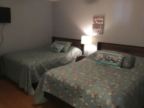 Beach Level Lake Front Condo L02-5 Queen Beds. Until 4/1 Rent 2 Get 3rd Free-Ask