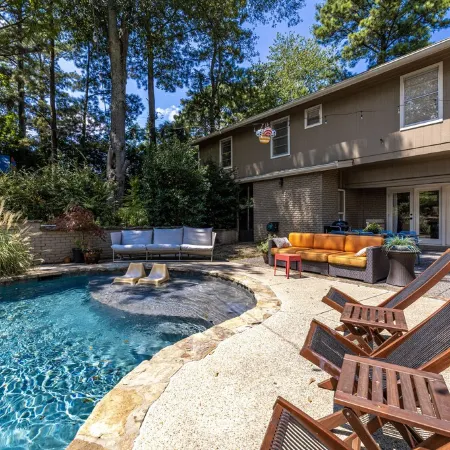 Heated Saltwater Pool  ❤️ Mid Century Oasis ❤️Indoor-Outdoor❤️Modern Escape