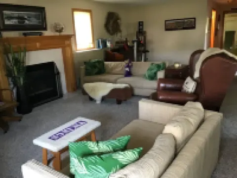 Location: By Target Center, US Bank Stadium, Target Field & Blaine Sports Ctr!