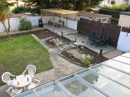 3 Bedroom House with Welcome Breakfast near Beaches Отели в г. Рамсгит