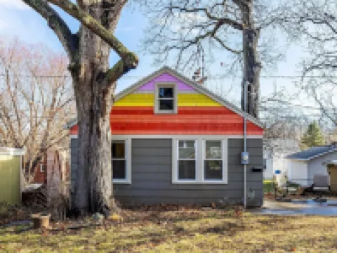 Happy Happy Guest House 1bd/1ba in Quiet yet Popular Neighborhood
