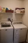 Luxury 4 BR Townhouse w/ Parking
