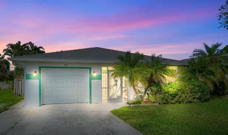 Elegant Beach House w/ Heated Pool & Spa