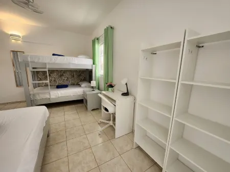 Secure 4-pers apartment close to the beach