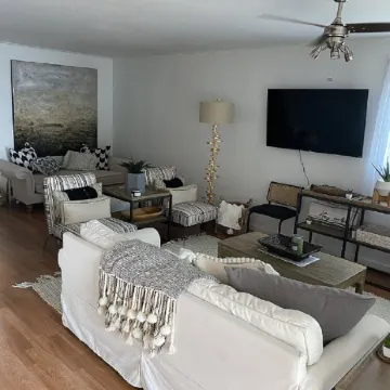 Welcoming and Cozy 2 bedroom KY lake cottage * Beautiful Views!