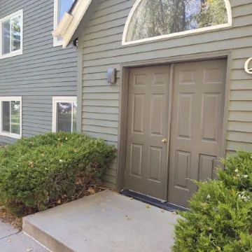 Modern Ground Level Riverfront Condo -  World Class Skiing - Private Fly Fishing