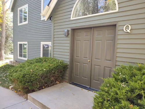 Modern Ground Level Riverfront Condo -  World Class Skiing - Private Fly Fishing