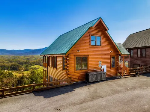 100-Mile Views: 3 King Suites, Game Rm & Hot Tub - Scenic