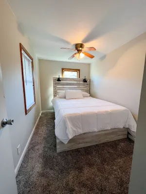 Newly Remodeled Cabin Steps from Sylvan Lake Hotels in Noble County