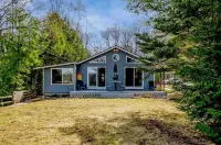 Beautiful 2BR+Loft Cottage with amazing views!