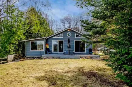 Beautiful 2BR+Loft Cottage with amazing views!