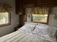 Private Beach Access - Secluded, wildlife setting New Dungeness Lighthouse附近的飯店