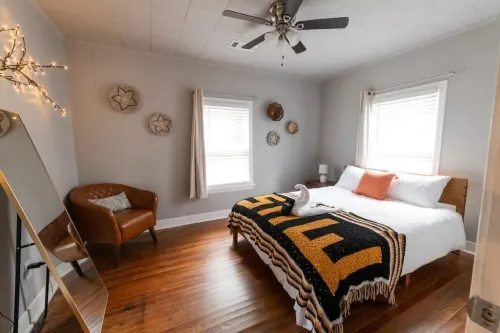 Cheerful Boho Stay - Minutes From Hospital