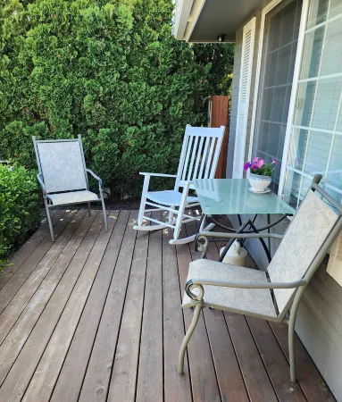 Cute private home in the heart of Yakima. Easy access to best city attractions..