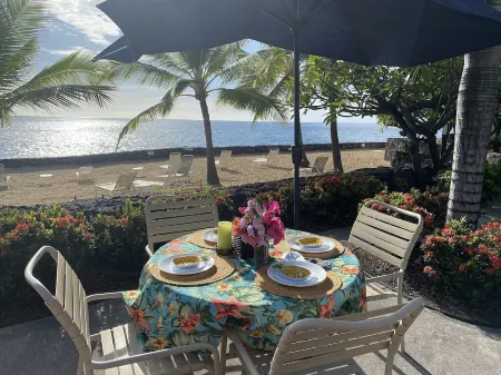 Oceanfront Condo Complex on Alii 1 bdrm,, Salt,Freshwater Pools Newly renovated Отели рядом с достопримечательностью «Moonshot Play Space, LLC»