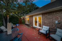 Hot Tub 4 Bedroom3 Bath,Pool table, Pool Hotels near Preston Shepard Place