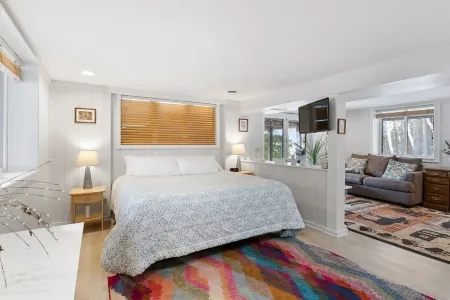 Peace on the Lake...close to Downtown Charlevoix