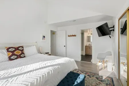 Cozy 2-Bedroom 2nd Story Condo with AC, Fitness Room and WiFi in St. George Utah