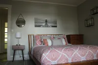 The Hillside B&B, Historic Home, Breakfast, Lake View Tommy Bartlett Exploratory附近的飯店