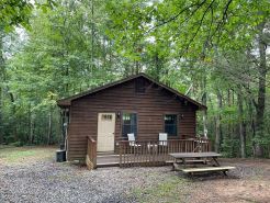 Private cozy cabin in the woods with great view!