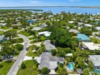 Beautiful Island Home away from home.