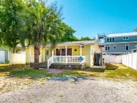 Private Pool w/ Lithium  Golf Cart w Paid Parking Included. Walk to Restaurants