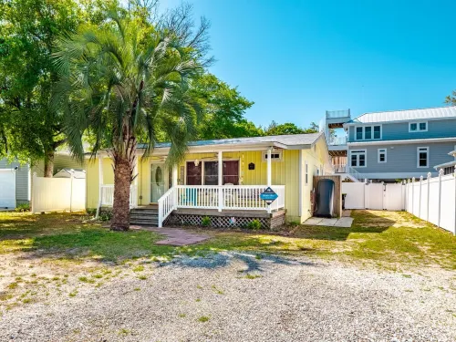 Private Pool w/ Lithium  Golf Cart w Paid Parking Included. Walk to Restaurants