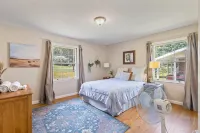 The Magnolia Manor 4BR Greenway Retreat Hotels in North Augusta