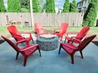 Welcome to Redbird Ranch: Your Cozy Campus Retreat at Illinois State Hotels near Milner Library