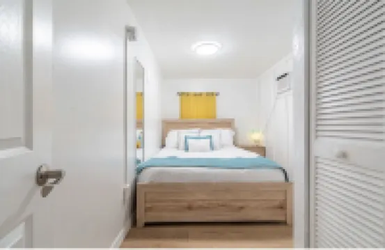 Lovely 1 bedroom with partial water view