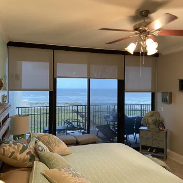 Family Friendly Beautiful Beach Front Unit!